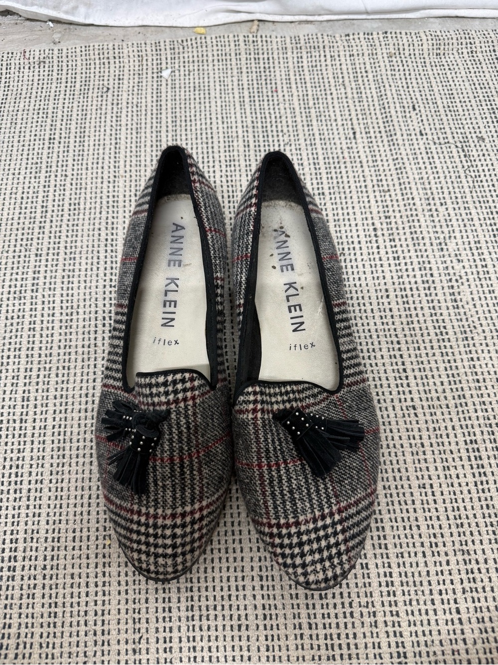 ANNE KLEIN Women's Akduval Loafers Size 10M in Cream/Black